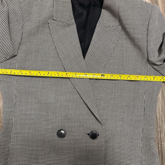 Size 4 Linda allard ellen Tracy blazer jacket
With shoulder pads - Picture 5 of 6